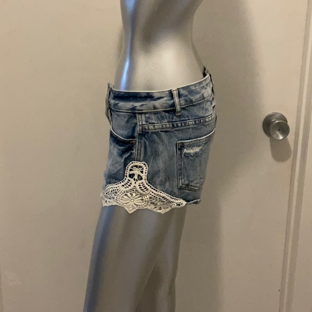 Denim&Co. Denim shorts with lace accent - Picture 2 of 5